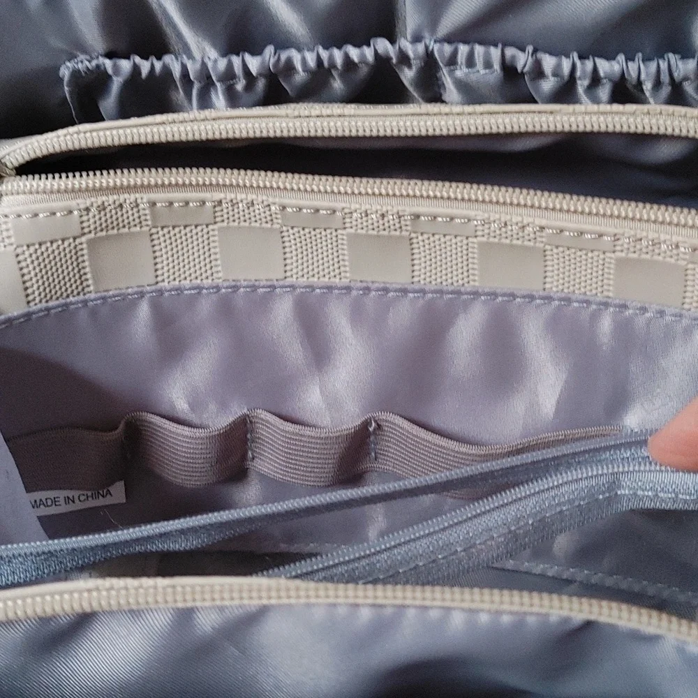 NWOT Boyatu Bath Travel Case